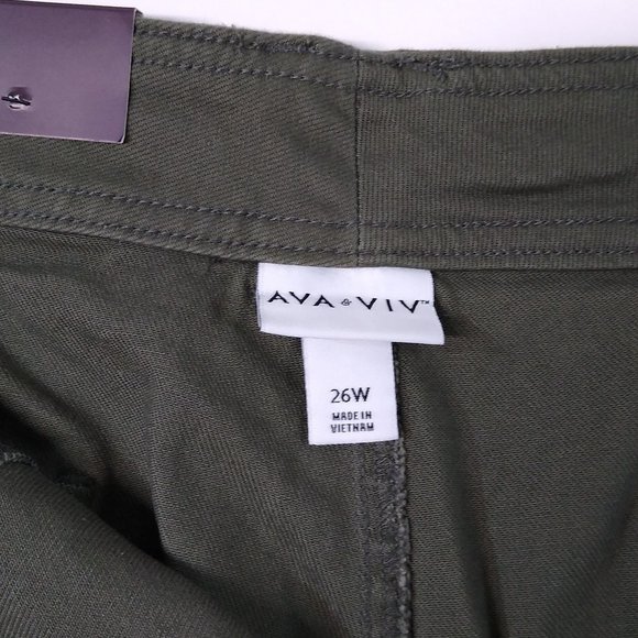 AVA & VIV Midi Button Fly Denim 26W High Rise Shorts Green Casual Comfort - NWT - Picture 4 of 5